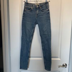 Zara skinny jeans size 2